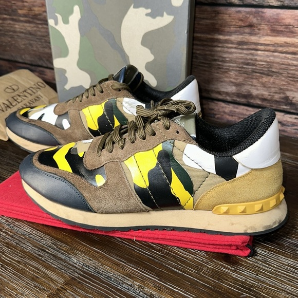 Valentino Mens Rockrunner in Yellow Camo! Size 42(9). In Great Condition! - Picture 3 of 12